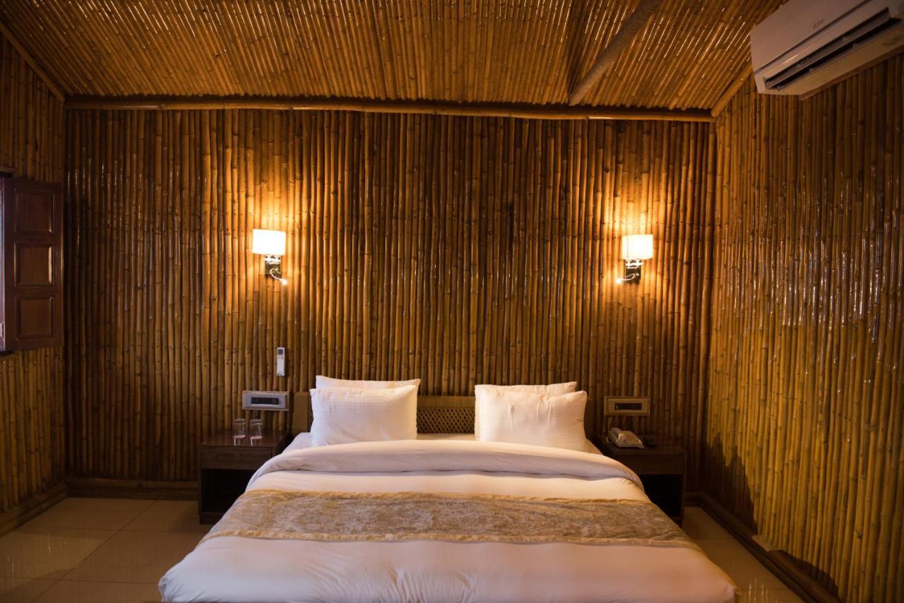 Sun Hotel And Resort, Mount Abu Ābu Road Exterior photo