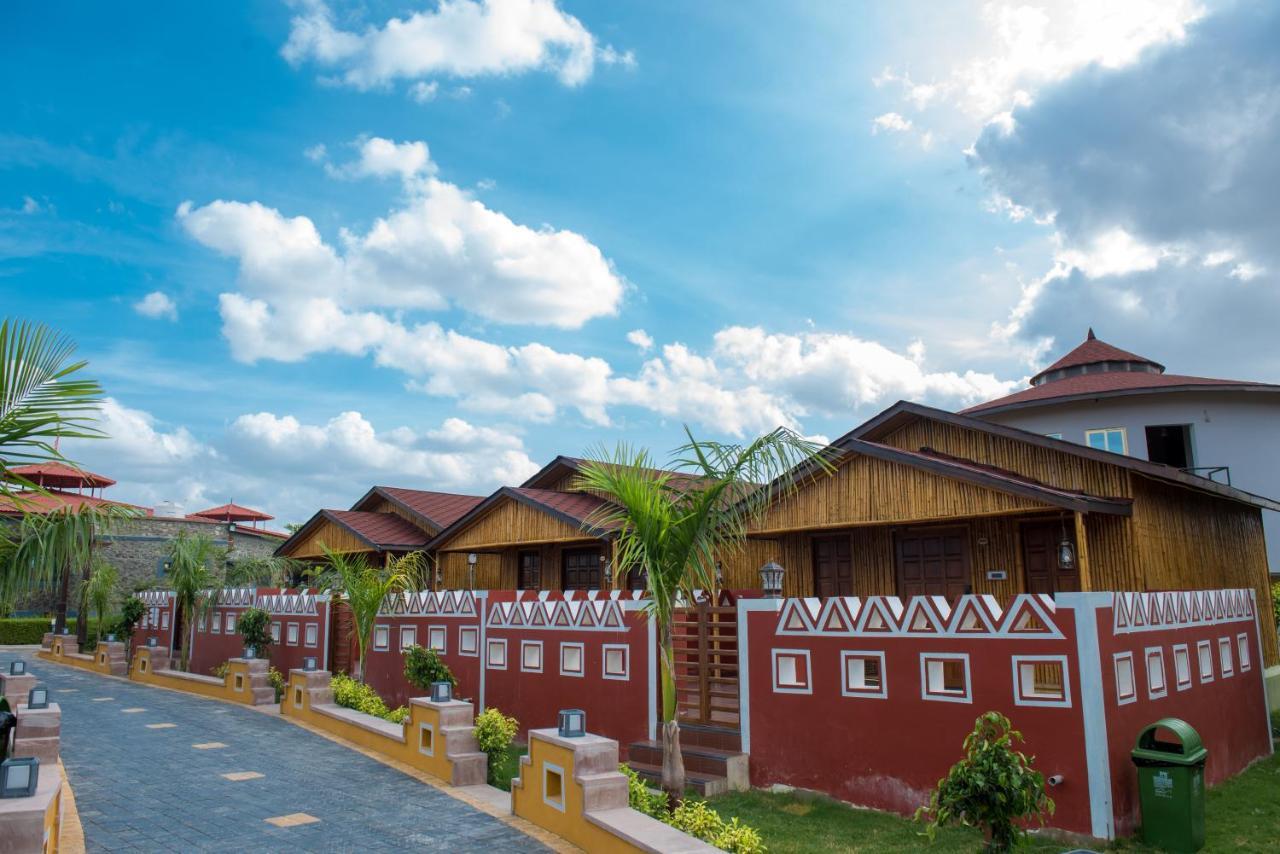 Sun Hotel And Resort, Mount Abu Ābu Road Exterior photo