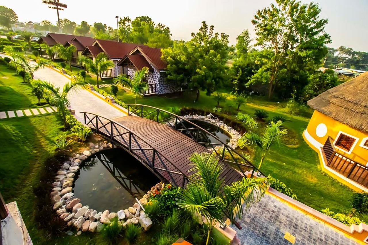 Sun Hotel And Resort, Mount Abu Ābu Road Exterior photo