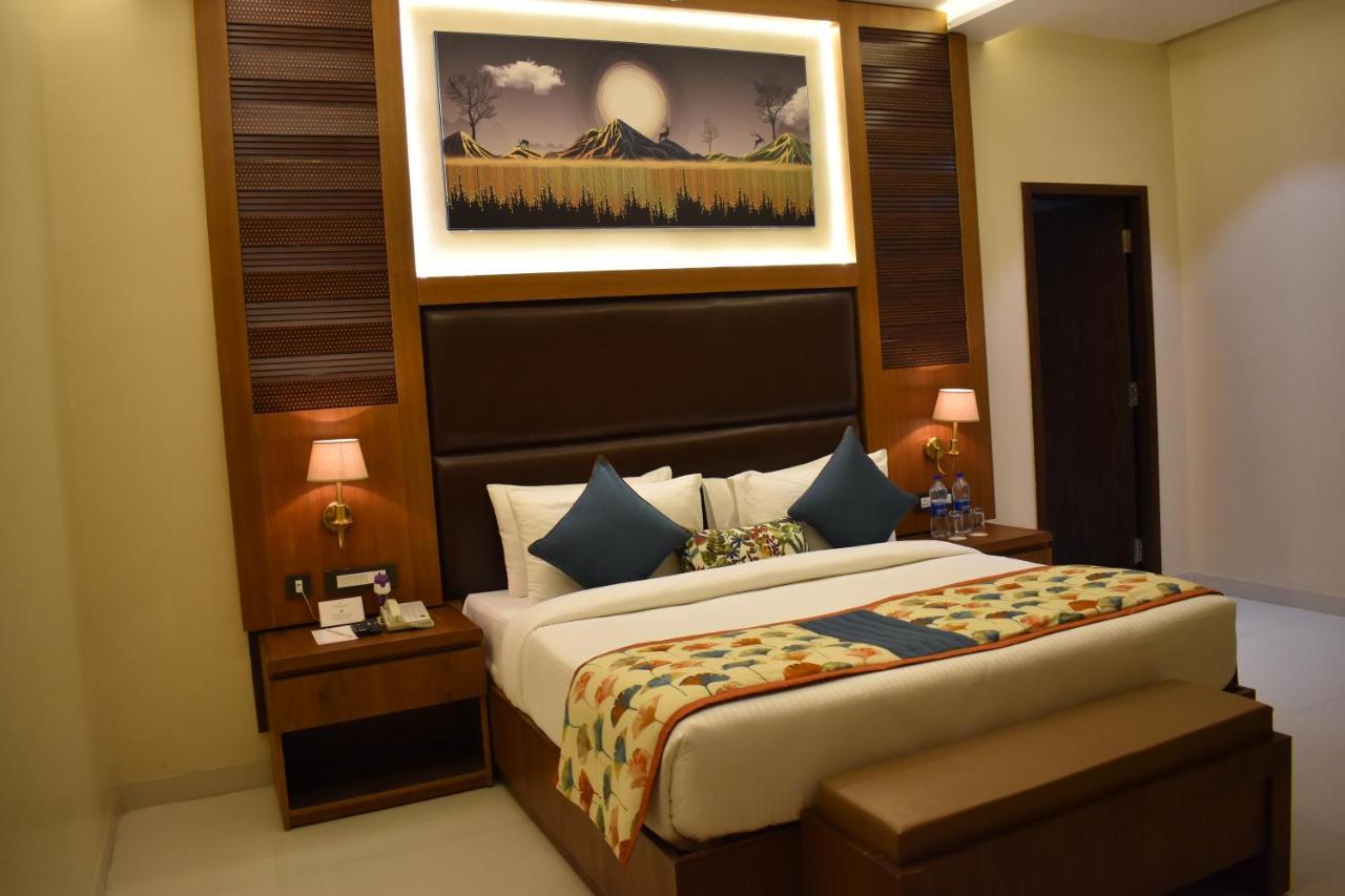 Sun Hotel And Resort, Mount Abu Ābu Road Exterior photo