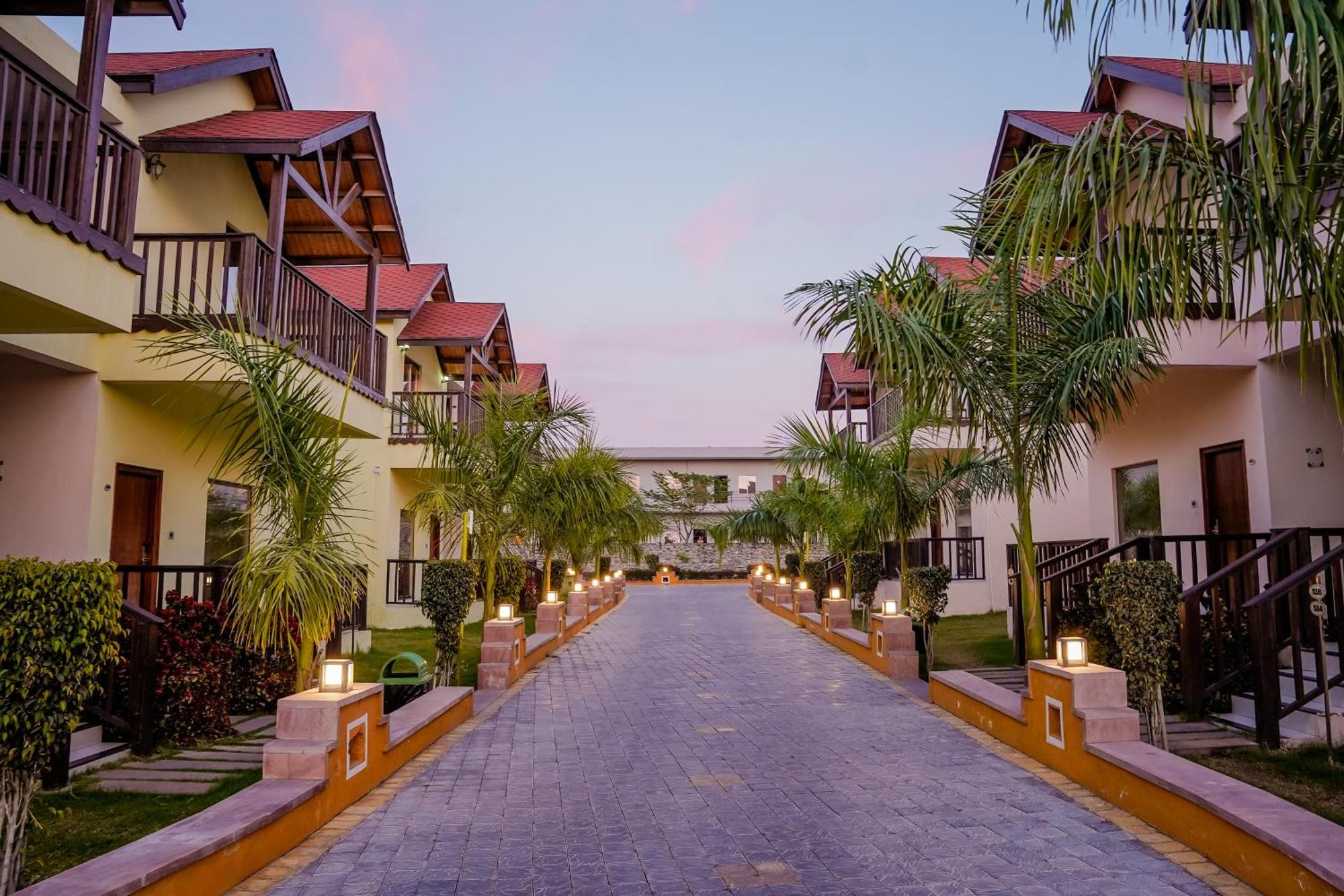 Sun Hotel And Resort, Mount Abu Ābu Road Exterior photo