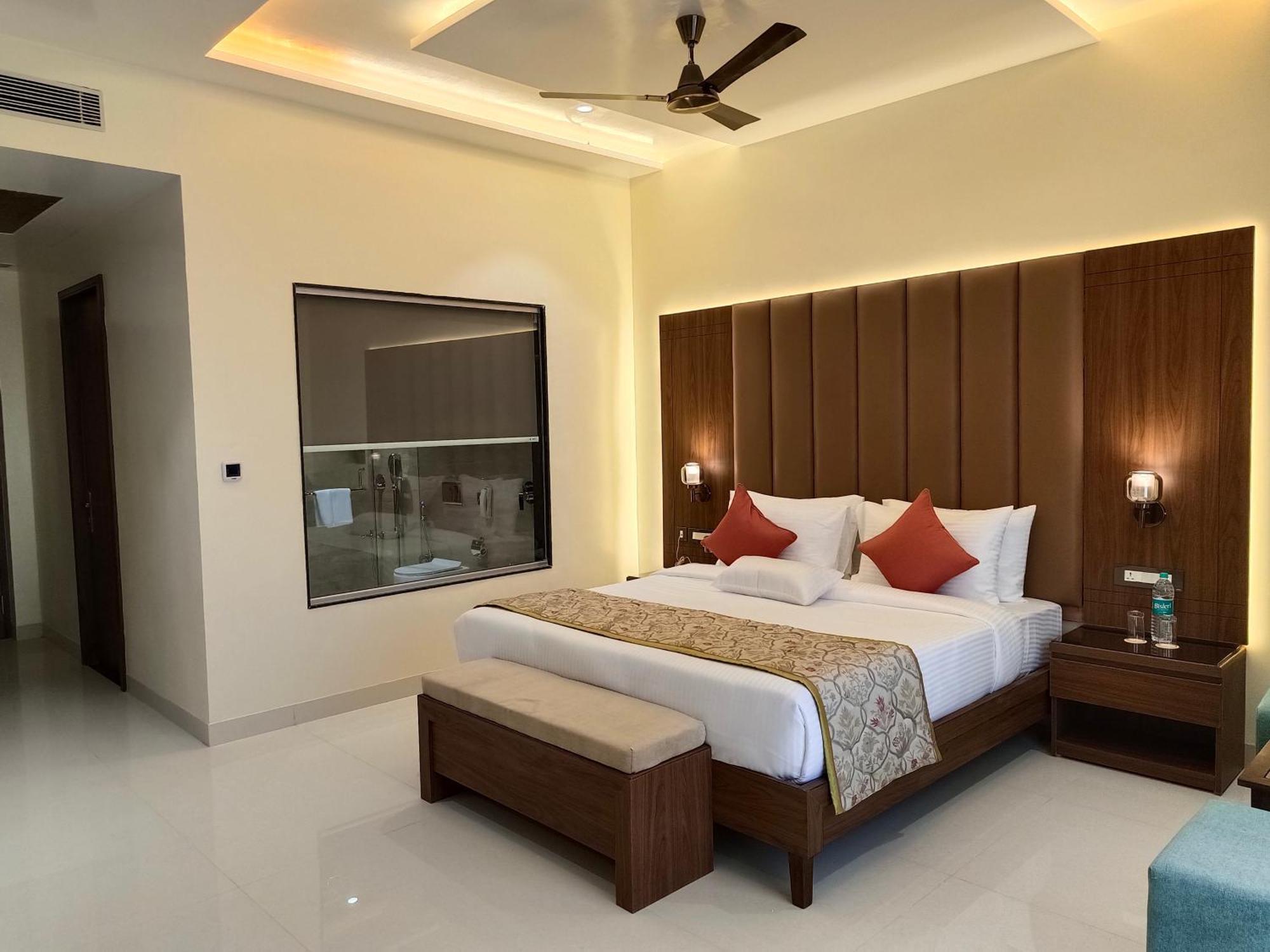 Sun Hotel And Resort, Mount Abu Ābu Road Exterior photo